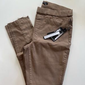 Charlie B Collection Pull on Pant LATTE